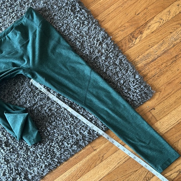 Outdoor Voices Hunter Green Leggings Pants Size Small - Picture 4 of 6